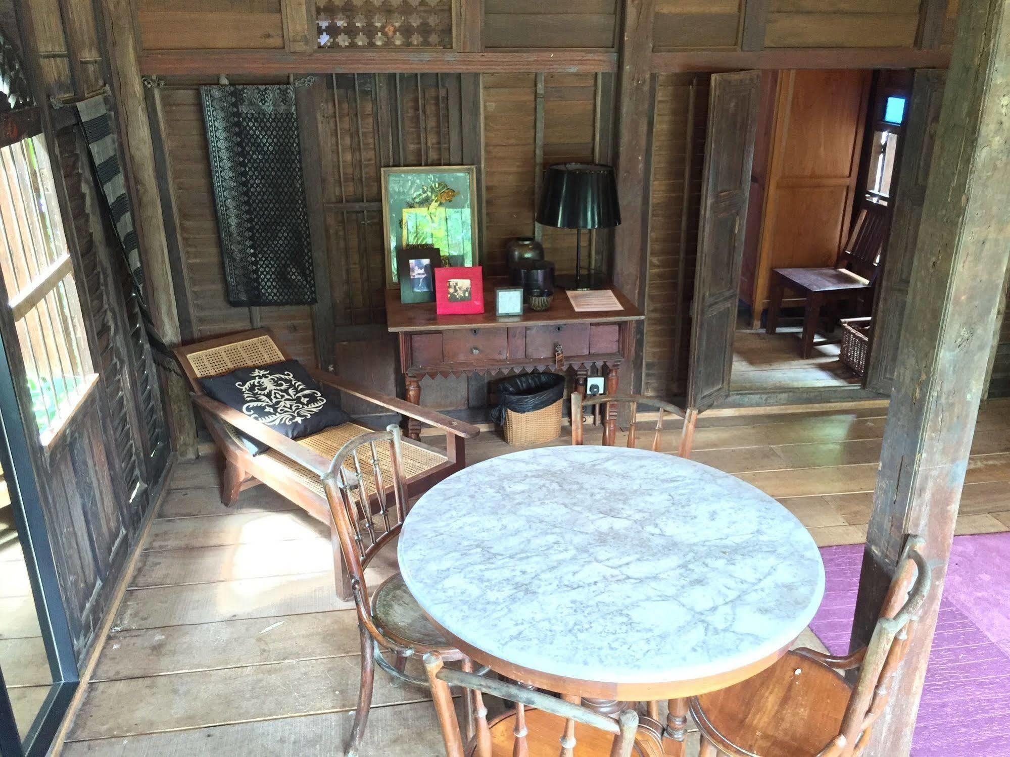 Bon Ton Antique Wooden Villas Pantai Cenang (Langkawi) Exterior foto